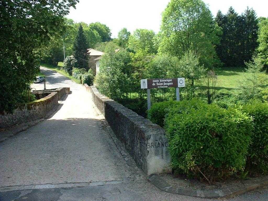 Domaine De La Dame De Lauriere Solignac Exterior foto